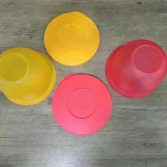 2 NWT Tupperware Impressions Bowls 3621B and Lids 3622B-  Red and Yellow - Picture 3 of 7